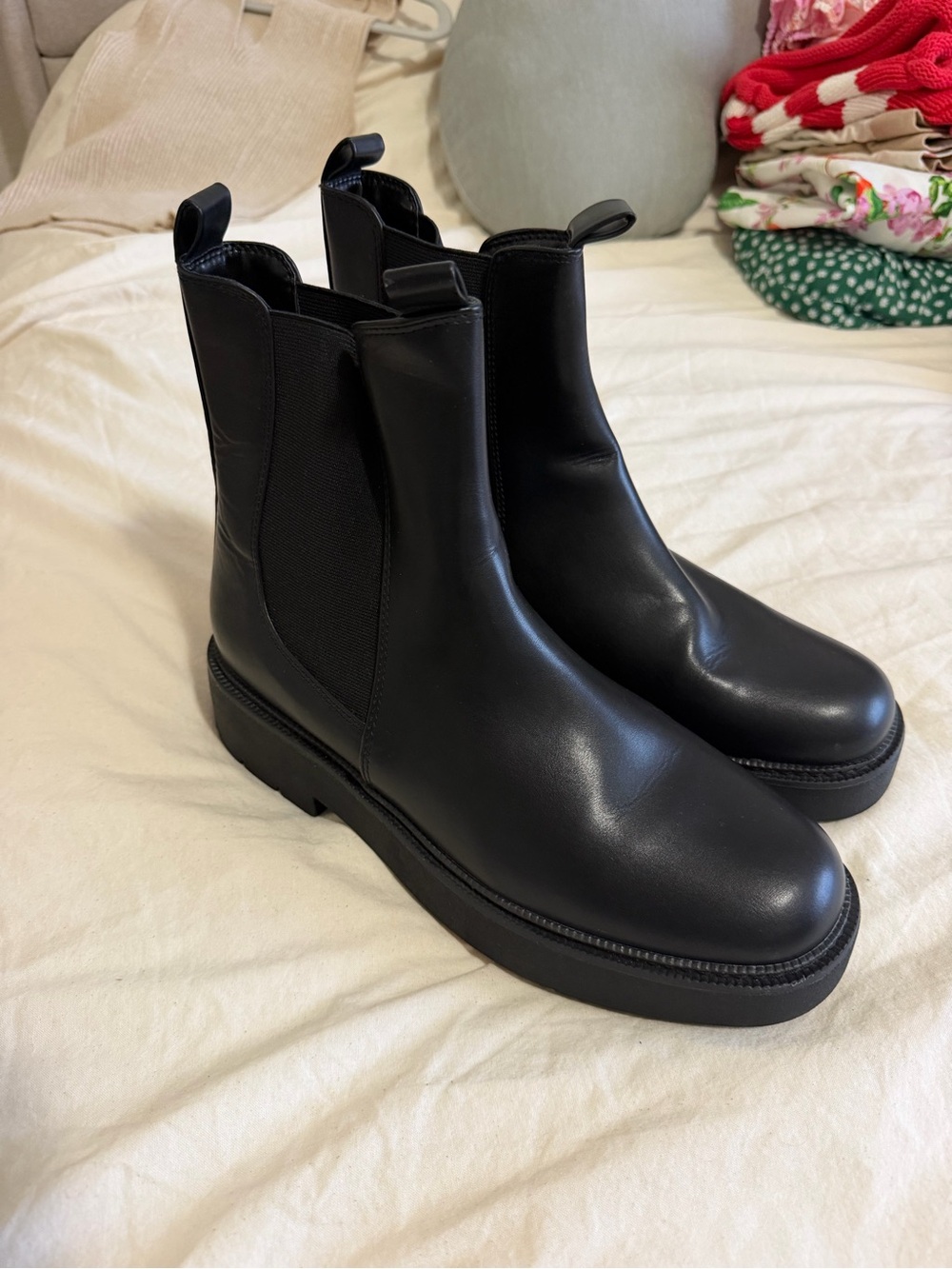 Women's Black Chelsea Lug Sole Boots